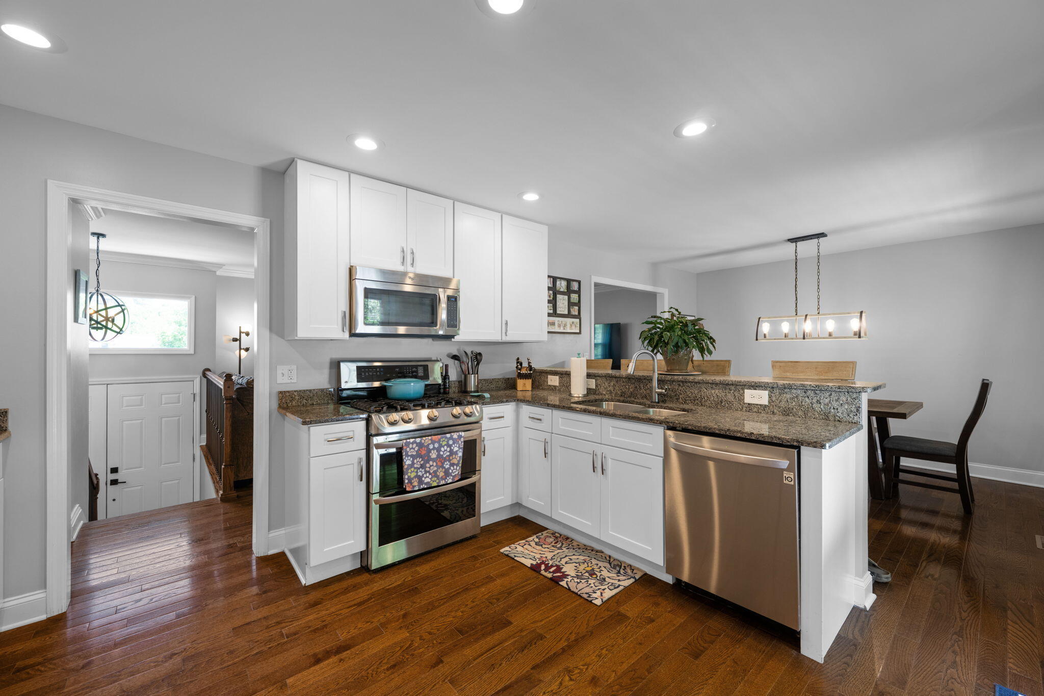 2405 Hickory Ridge Drive Chattanooga, TN 37421 - Photo 4 of 62 10-web-or-mls-DSC_8818