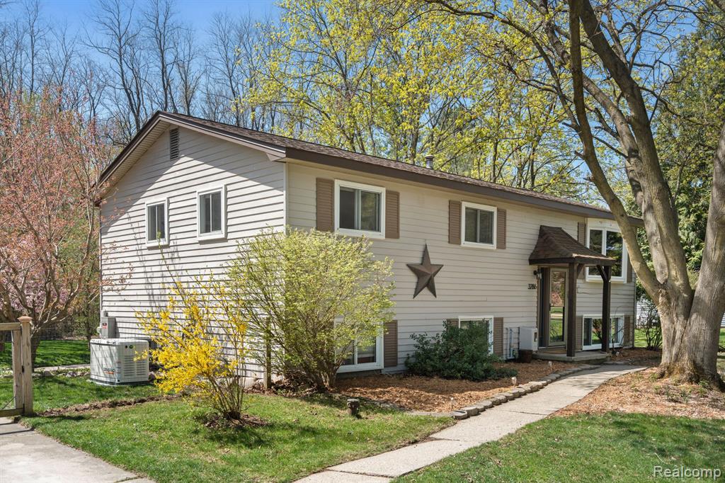 3286 Spring Meadow Drive Rochester, MI 48306 - Photo 6 of 55