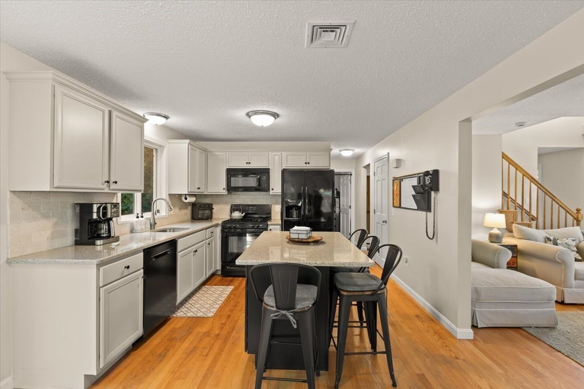 67 Briar Road Taunton, MA 02780 - Photo 10 of 33 Gallery Image 10