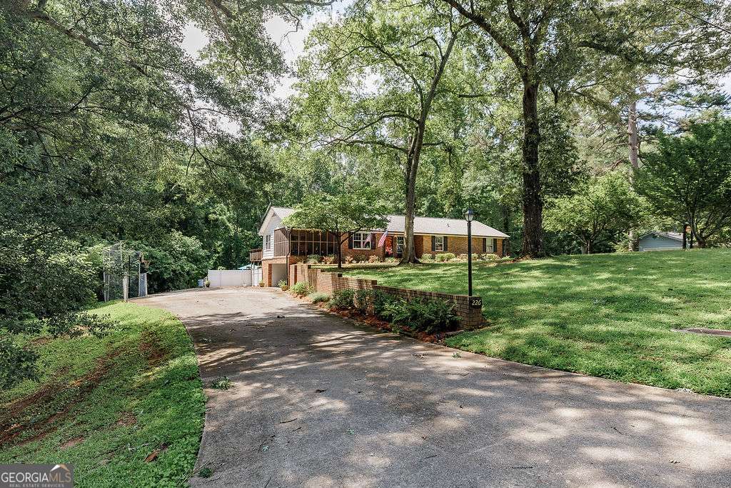 226 Baker Street Statham, GA 30666 - Photo 5 of 63