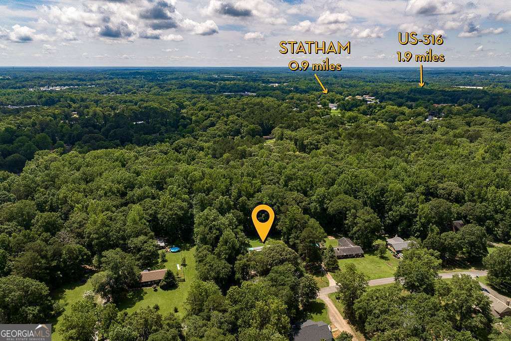 226 Baker Street Statham, GA 30666 - Photo 8 of 63