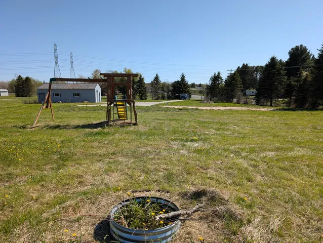 $89,000 | 5766 South Pere Marquette Highway, Ludington, MI 49431