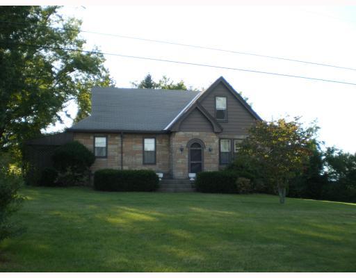 183 Fox Road Charleroi, PA 15022 - Photo 1 of 8 Gallery Image 1