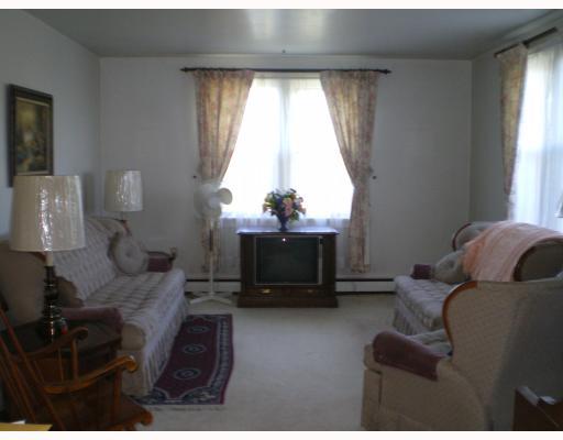183 Fox Road Charleroi, PA 15022 - Photo 2 of 8 Gallery Image 2