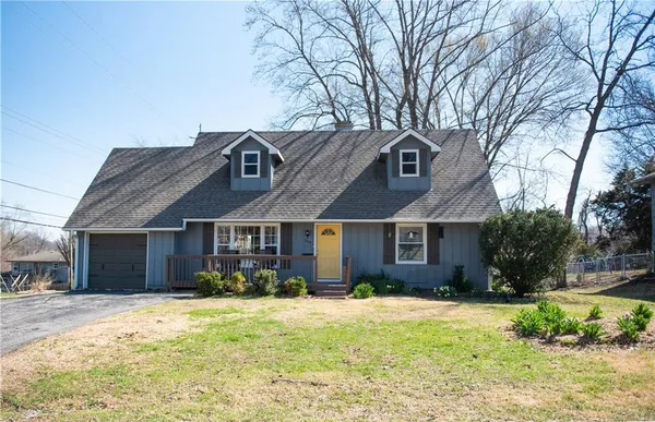 $265,000 | 13501 Applewood Drive, Grandview, MO 64030