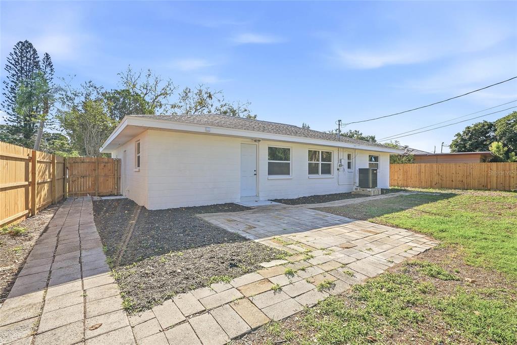 4720 Mohegan Road St. Petersburg, FL 33708 - Photo 27 of 33