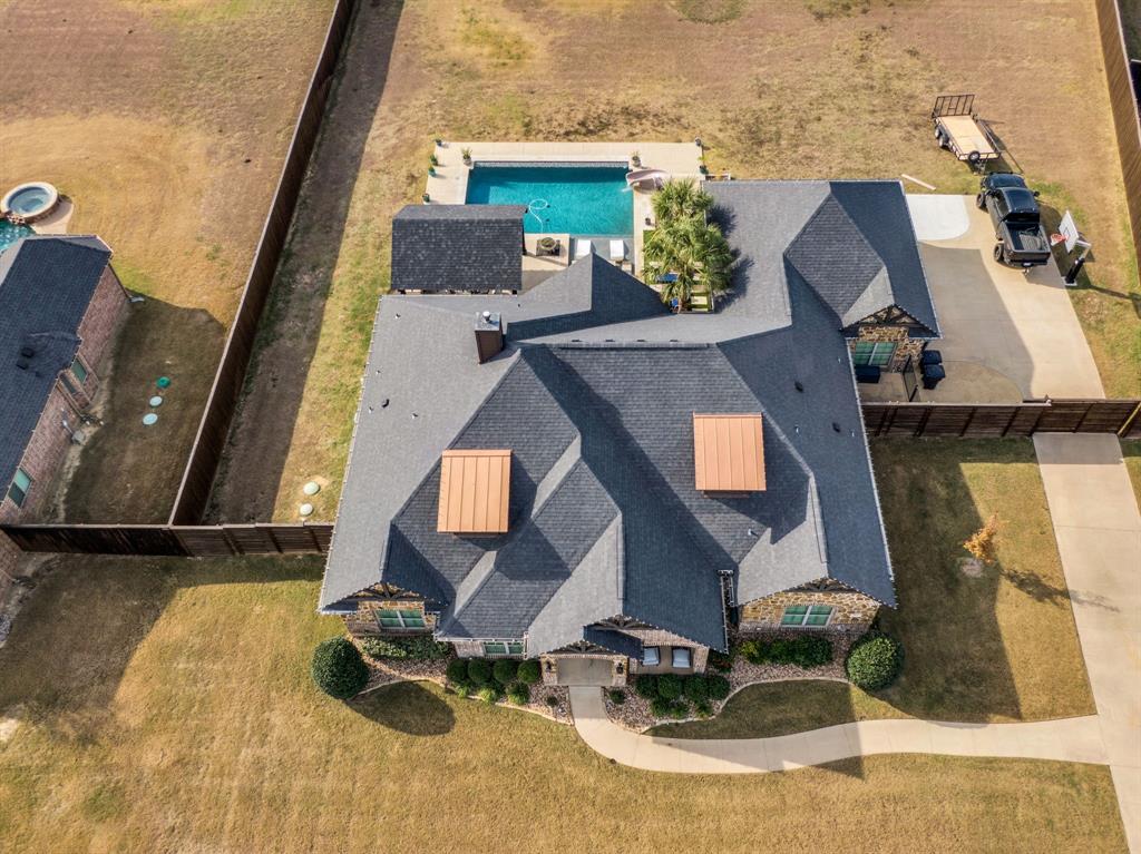 5811 Limestone Lane Midlothian, TX 76065 - Photo 37 of 40 an aerial view of a house
