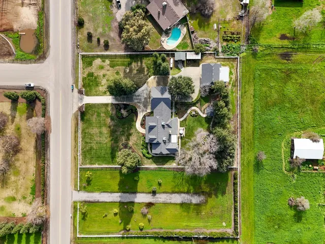 $875,000 | 5355 Poinsettia Avenue, Clovis, CA 93619