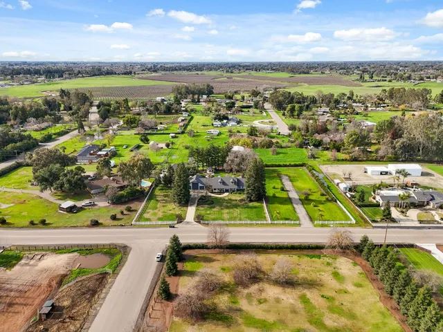 $875,000 | 5355 Poinsettia Avenue, Clovis, CA 93619