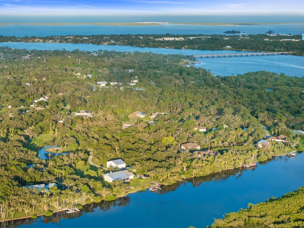 9598 Tortoise Lane Sebastian, FL 32976 - Photo 4 of 19 a view of an ocean and beach