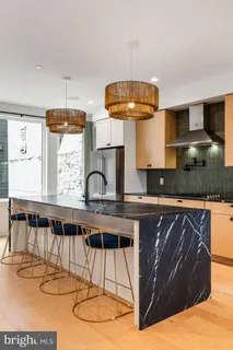 $1,099,000 | 175 West Oxford Street, Unit C1, Philadelphia, PA 19122