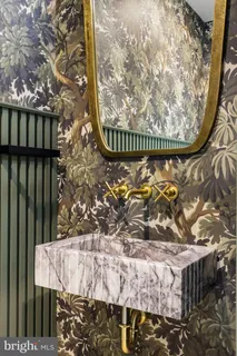 $1,099,000 | 175 West Oxford Street, Unit C1, Philadelphia, PA 19122