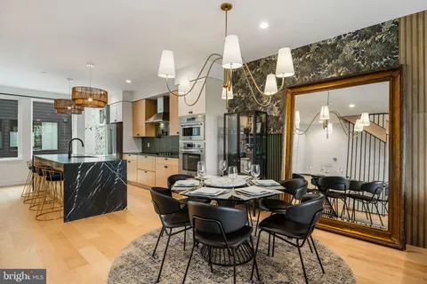 $1,099,000 | 175 West Oxford Street, Unit C1, Philadelphia, PA 19122