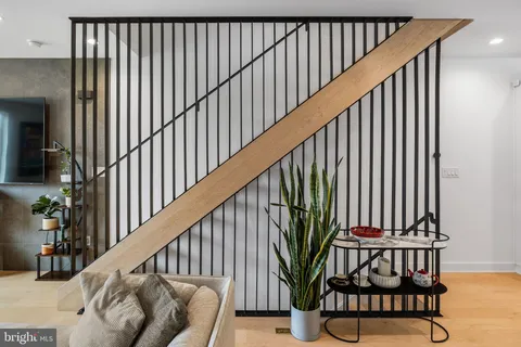 $1,099,000 | 175 West Oxford Street, Unit C1, Philadelphia, PA 19122