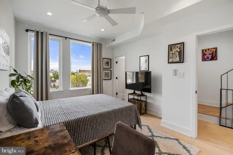 $1,099,000 | 175 West Oxford Street, Unit C1, Philadelphia, PA 19122