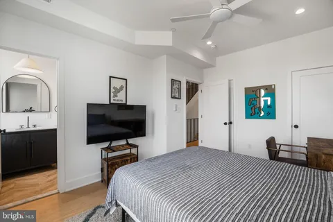 $1,099,000 | 175 West Oxford Street, Unit C1, Philadelphia, PA 19122