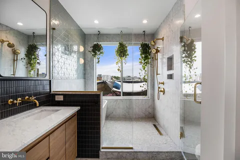 $1,099,000 | 175 West Oxford Street, Unit C1, Philadelphia, PA 19122