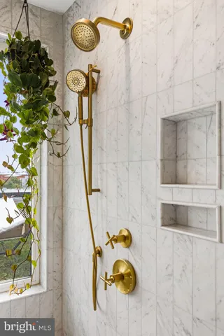 $1,099,000 | 175 West Oxford Street, Unit C1, Philadelphia, PA 19122