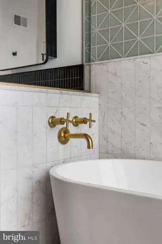 $1,099,000 | 175 West Oxford Street, Unit C1, Philadelphia, PA 19122