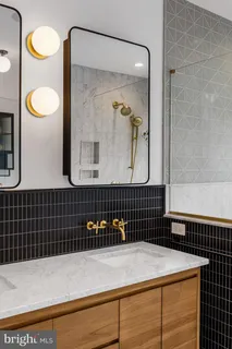 $1,099,000 | 175 West Oxford Street, Unit C1, Philadelphia, PA 19122