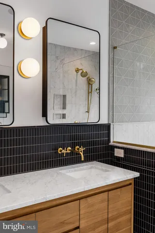 $1,099,000 | 175 West Oxford Street, Unit C1, Philadelphia, PA 19122