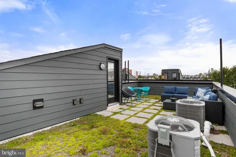 $1,099,000 | 175 West Oxford Street, Unit C1, Philadelphia, PA 19122