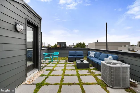$1,099,000 | 175 West Oxford Street, Unit C1, Philadelphia, PA 19122