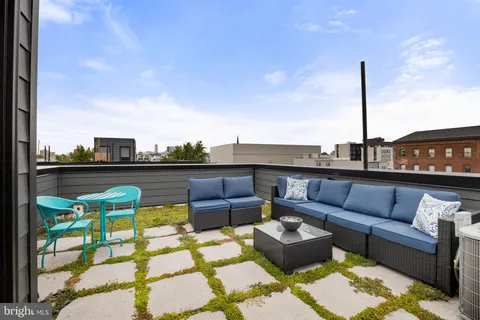 $1,099,000 | 175 West Oxford Street, Unit C1, Philadelphia, PA 19122