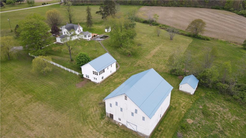172 Valley Road Cranberry, PA 16319 - Photo 4 of 50