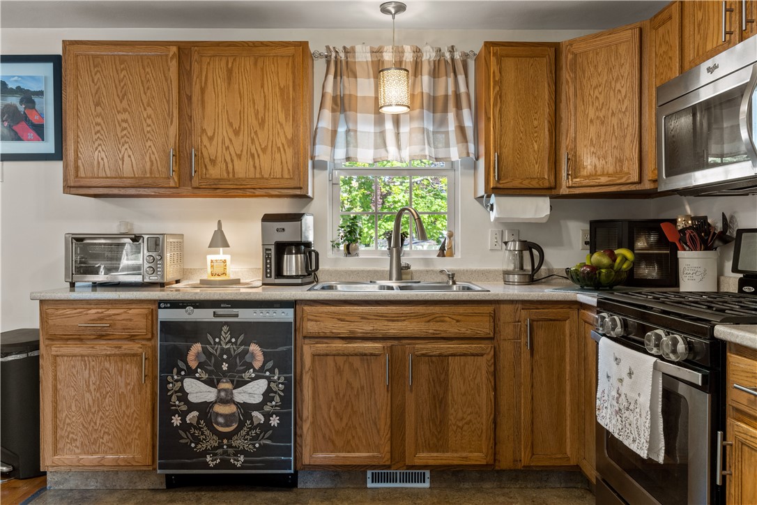 591 Sandy Lane Warwick, RI 02889 - Photo 12 of 47