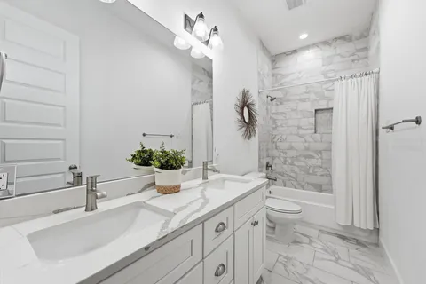 $575,000 | 2922 Seargent Street, Seabrook, TX 77586