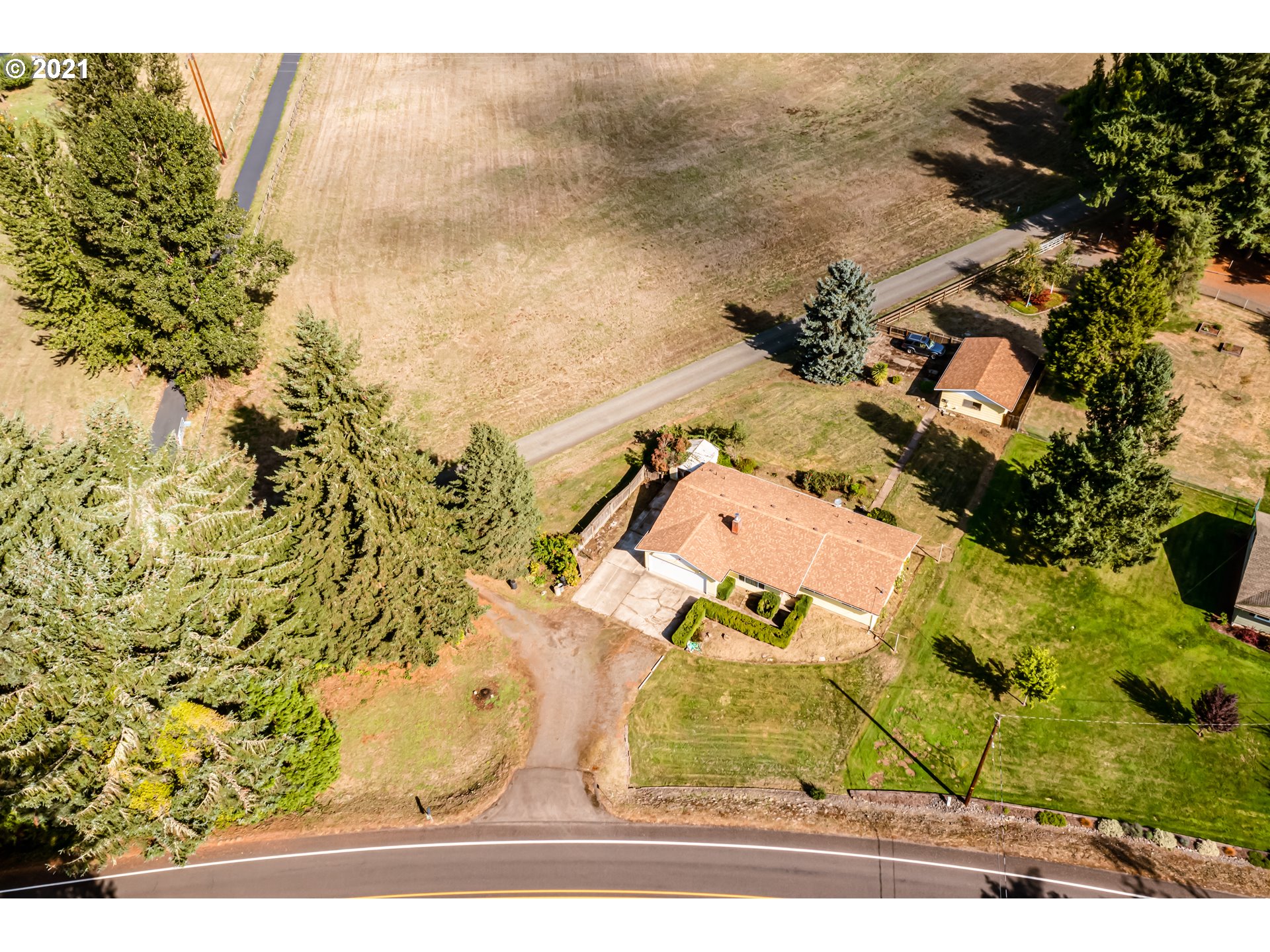 37771 Camp Creek Road Springfield, OR 97478 - Photo 28 of 30 aerial view of a house with a yard