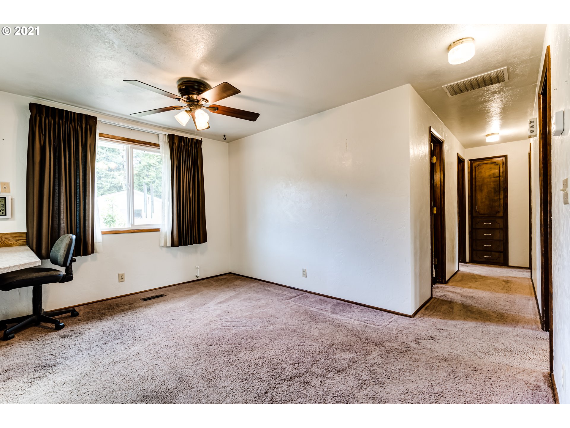 37771 Camp Creek Road Springfield, OR 97478 - Photo 7 of 30 a view of an empty room with a window