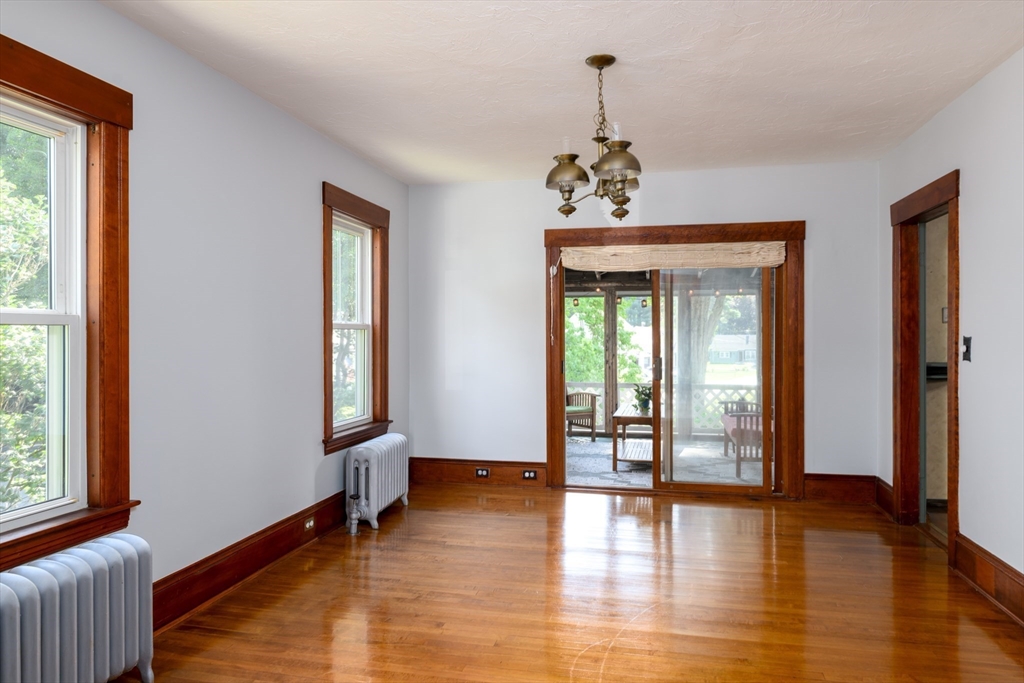 28 Holt Road Holden, MA 01520 - Photo 10 of 42 Gallery Image 10