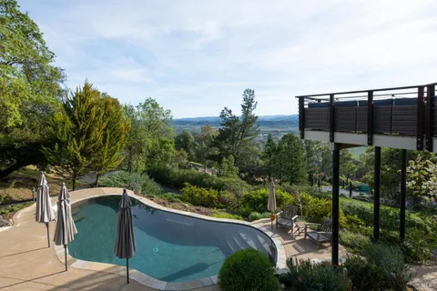 $1,650,000 | 1163 Mountain Pine Road, Cloverdale, CA 95425