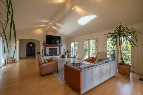 $1,650,000 | 1163 Mountain Pine Road, Cloverdale, CA 95425