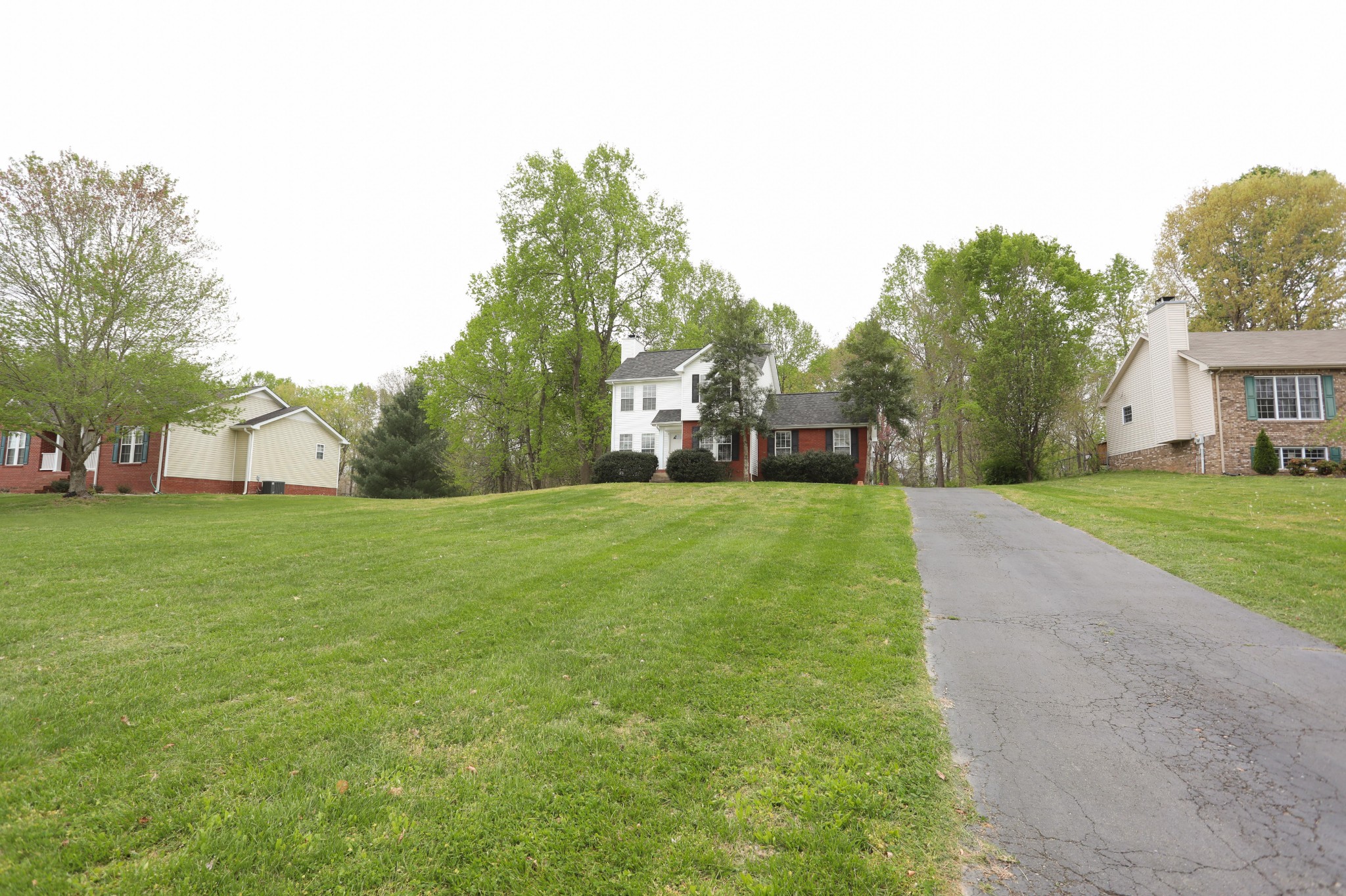 1031 Heatherwood Road Pleasant View, TN 37146 - Photo 4 of 26 Gallery Image 4