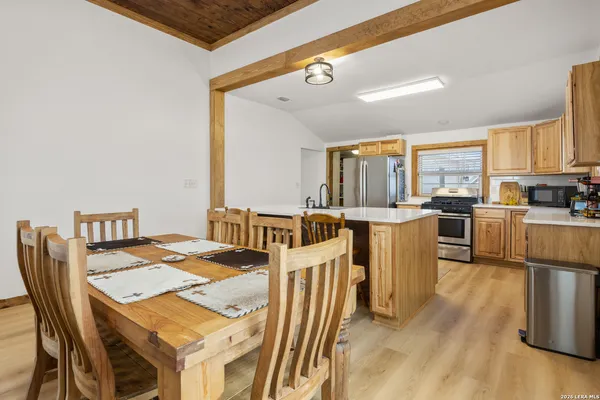 $425,000 | 9389 N Highway, Leesville, TX 78122