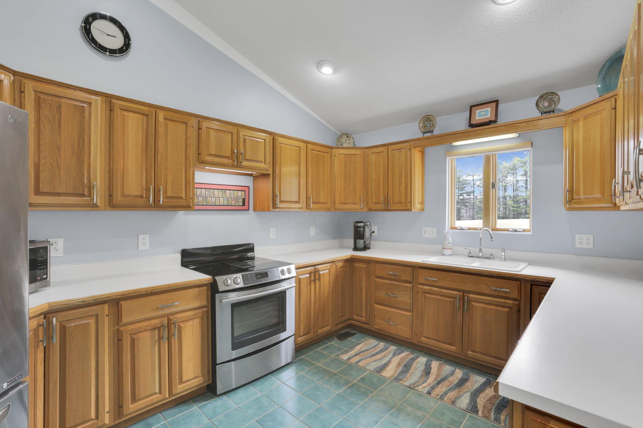 11135 Salem Road Athens, OH 45701 - Photo 14 of 90 15-web-or-mls-LO5A5509