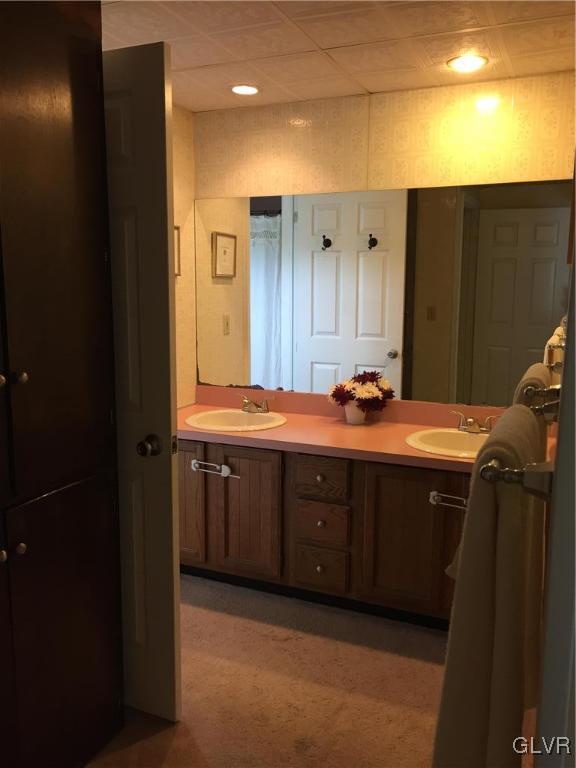 2109 Aster Road Bethlehem, PA 18018 - Photo 18 of 23 Gallery Image 18