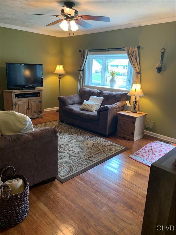 2109 Aster Road Bethlehem, PA 18018 - Photo 3 of 23 Gallery Image 3