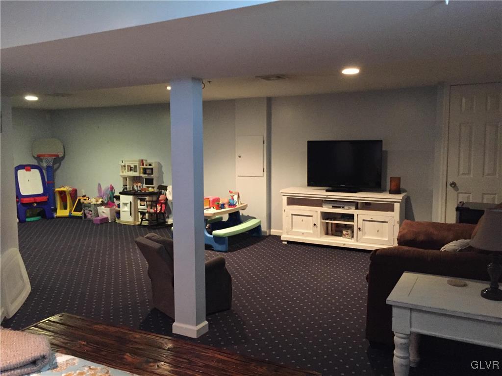 2109 Aster Road Bethlehem, PA 18018 - Photo 7 of 23 Lower Level