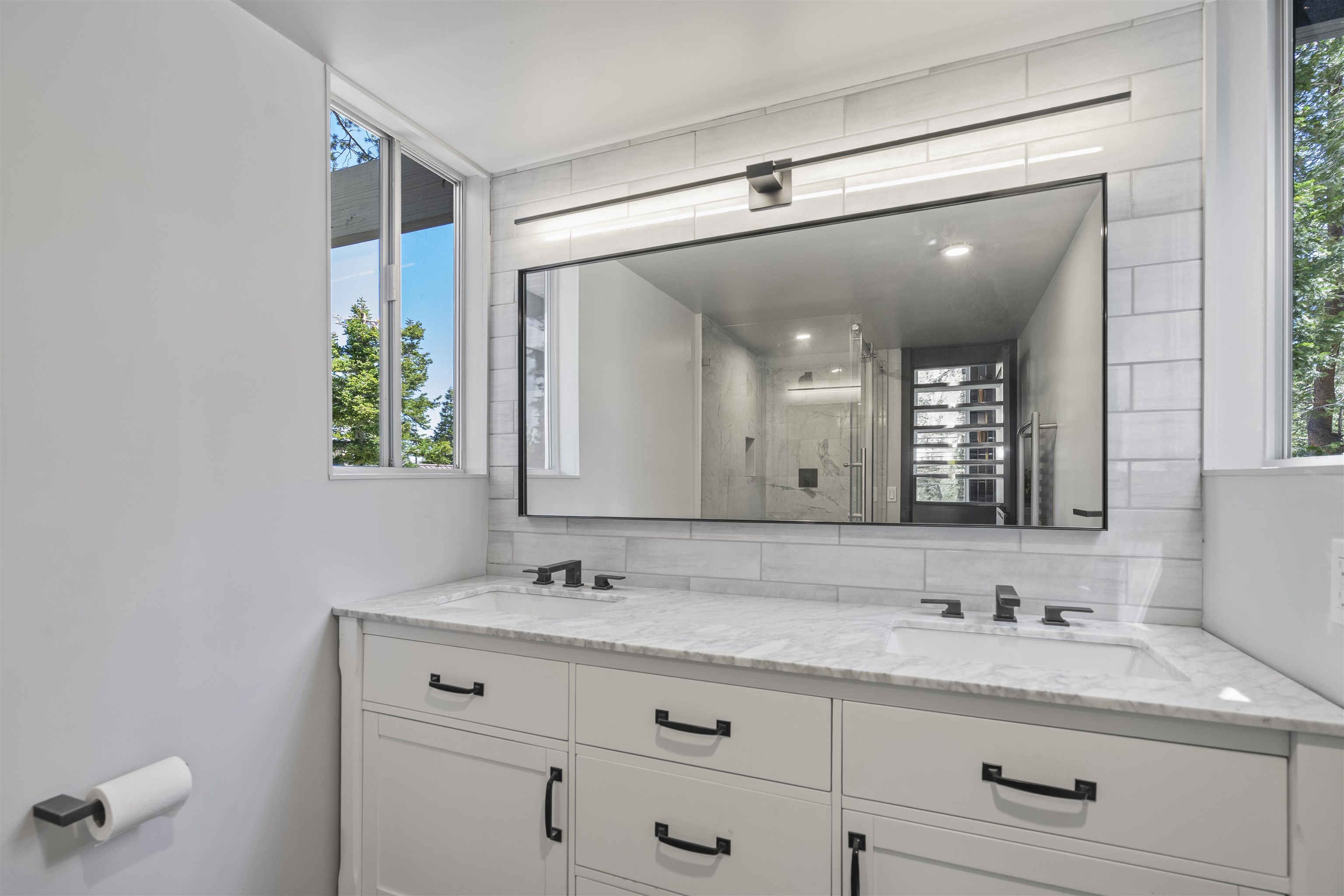 2570 Old Mammoth Road Mammoth Lakes, CA 93546 - Photo 24 of 39 Bathroom