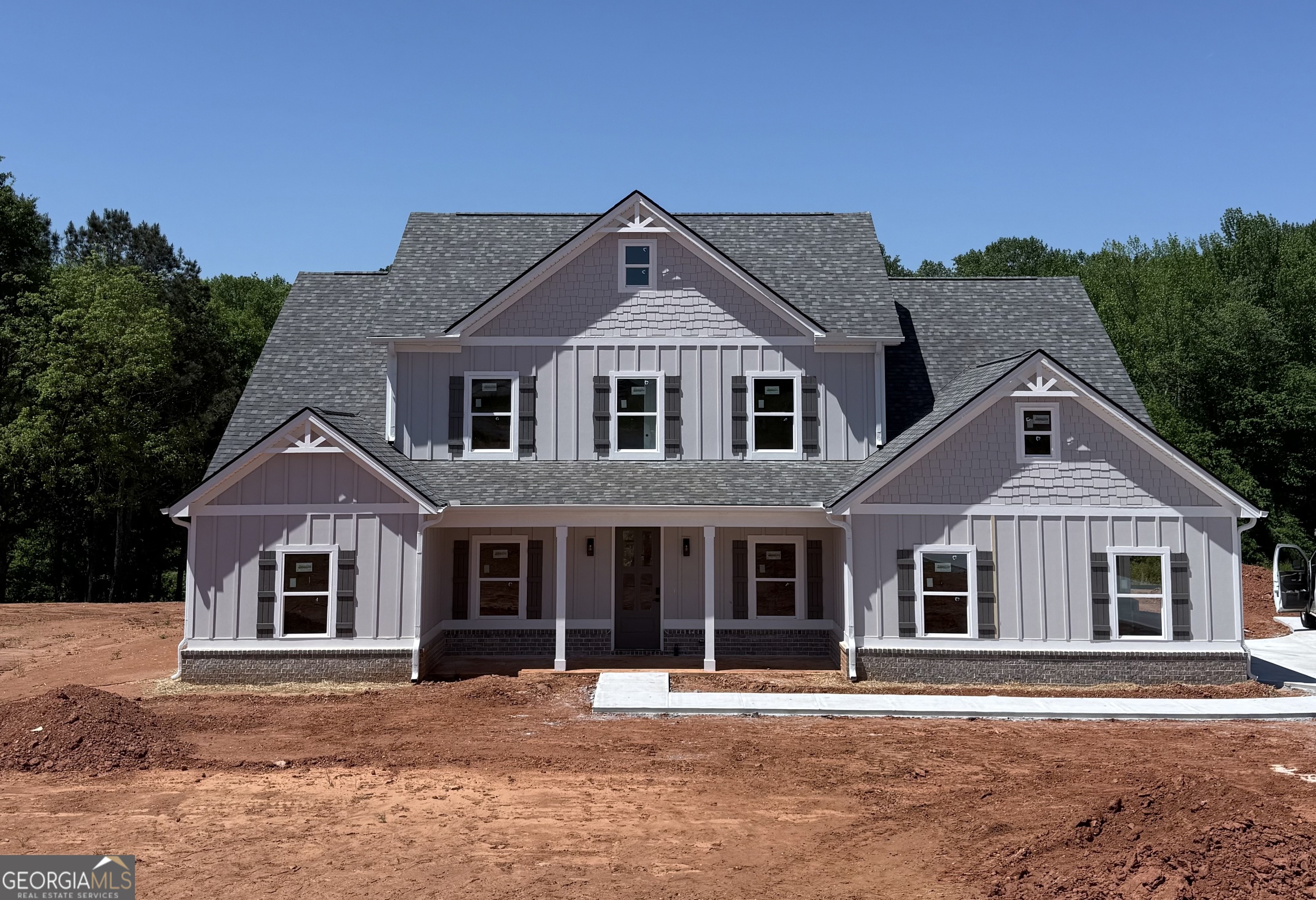 267 East Knight Road McDonough, GA 30252 - Photo 2 of 17 a front view of a house with a yard