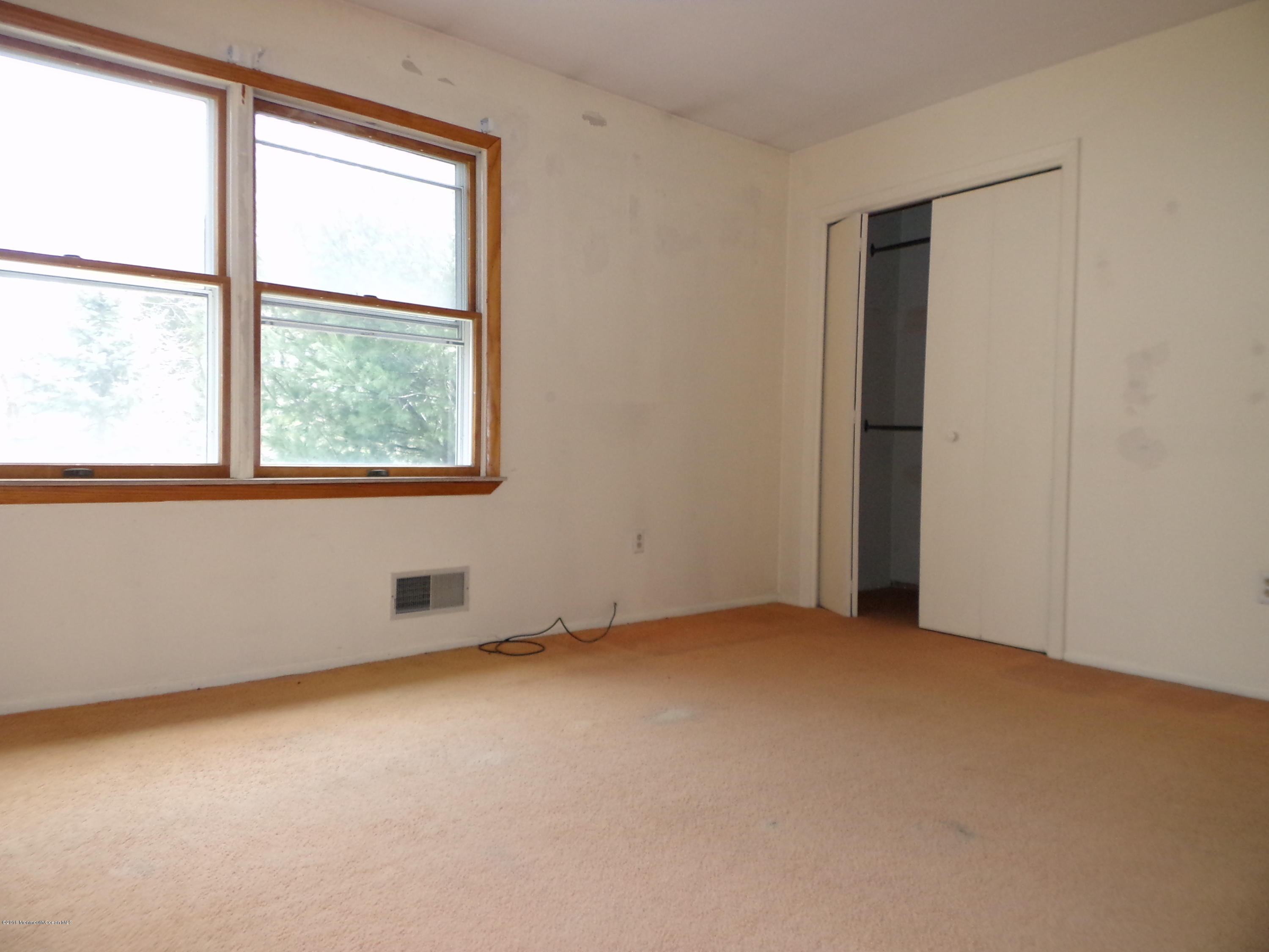 1882 Lanes Mill Road Brick, NJ 08724 - Photo 7 of 15 an empty room with windows