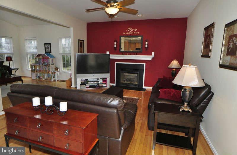24774 Prairie Grass Drive Stone Ridge, VA 20105 - Photo 11 of 28 Family Room