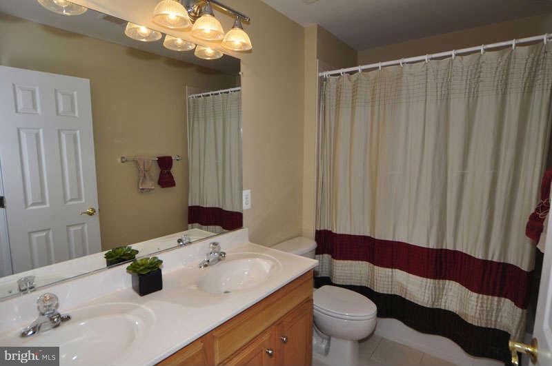 24774 Prairie Grass Drive Stone Ridge, VA 20105 - Photo 22 of 28 Bath