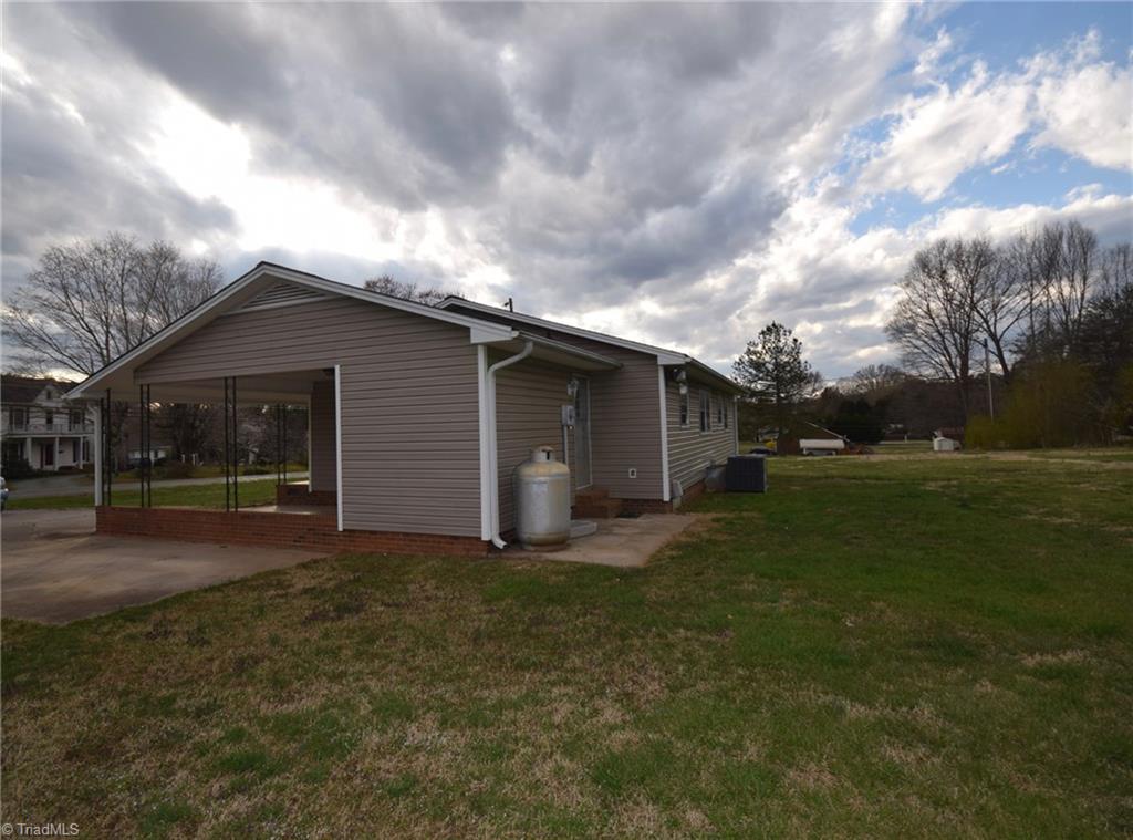 3327 Osceola Road Elon, NC 27244 - Photo 4 of 18 Gallery Image 4