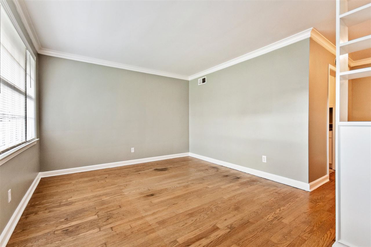 946 Ivy Road Memphis, TN 38117 - Photo 3 of 21