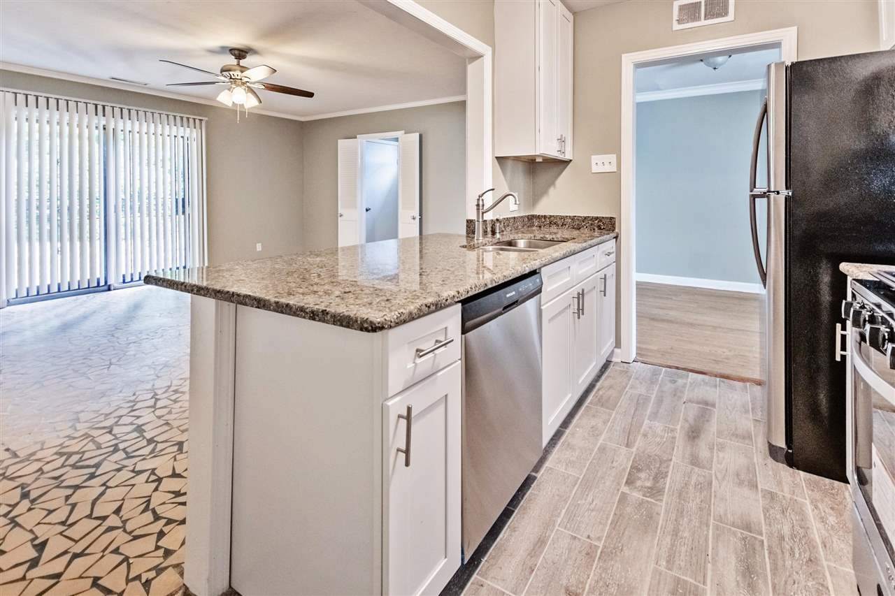 946 Ivy Road Memphis, TN 38117 - Photo 8 of 21
